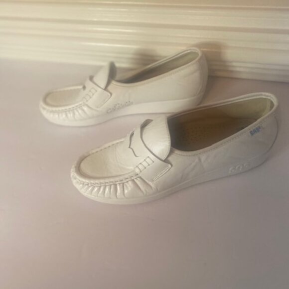 SAS Classic White Leather Slip On Penny Loafers Women's, size 9W - Picture 4 of 8